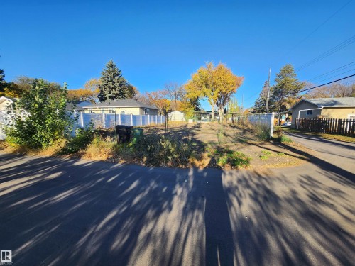 8419 64 Avenue, Edmonton, AB 