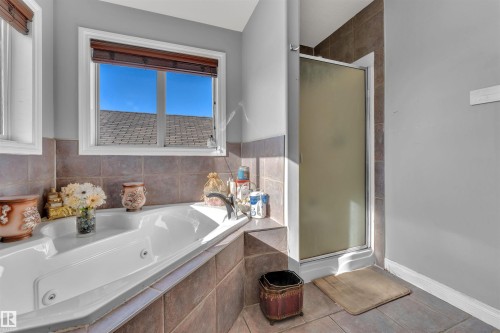 7939 2 Avenue, Edmonton, AB - Indoor Photo Showing Bathroom