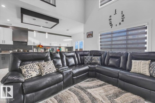 1325 20 Street, Edmonton, AB - Indoor Photo Showing Living Room