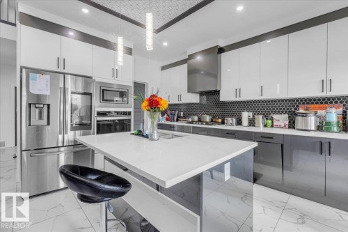 1325 20 Street, Edmonton, AB - Indoor Photo Showing Kitchen With Upgraded Kitchen