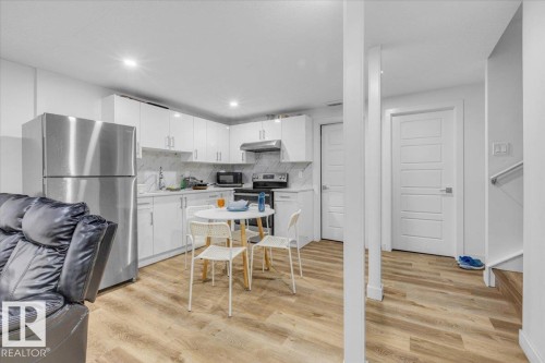 1325 20 Street, Edmonton, AB - Indoor Photo Showing Kitchen