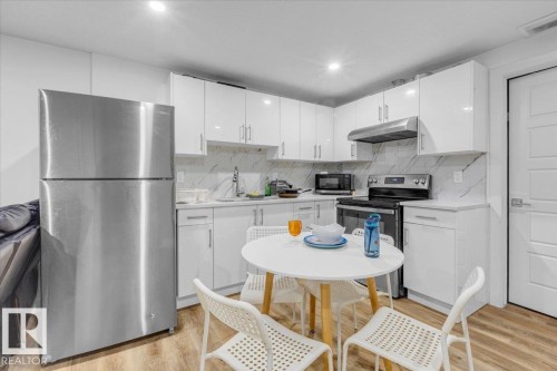 1325 20 Street, Edmonton, AB - Indoor Photo Showing Kitchen