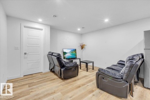 1325 20 Street, Edmonton, AB - Indoor