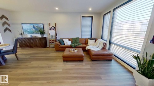 42 1304 Rutherford Road, Edmonton, AB - Indoor Photo Showing Living Room