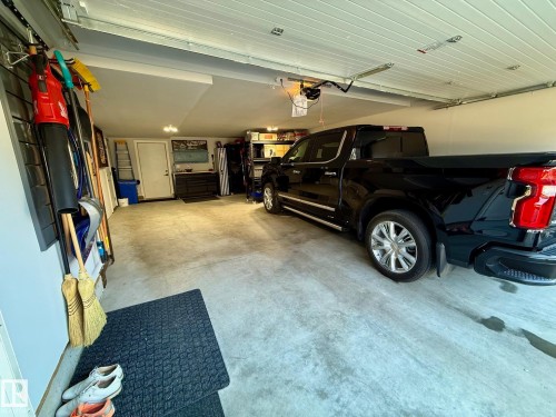 42 1304 Rutherford Road, Edmonton, AB - Indoor Photo Showing Garage