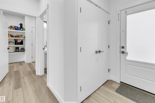 1424 15 Street, Edmonton, AB - Indoor Photo Showing Other Room