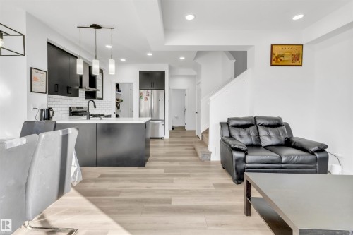 1424 15 Street, Edmonton, AB - Indoor