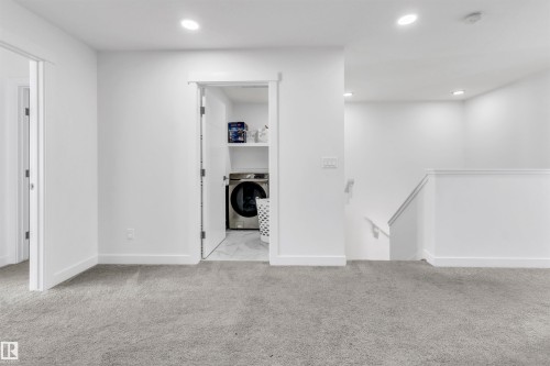 1424 15 Street, Edmonton, AB - Indoor Photo Showing Other Room