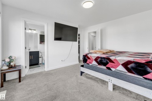 1424 15 Street, Edmonton, AB - Indoor Photo Showing Bedroom