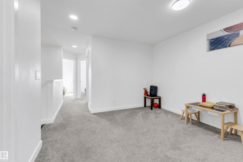 1424 15 Street, Edmonton, AB - Indoor Photo Showing Other Room