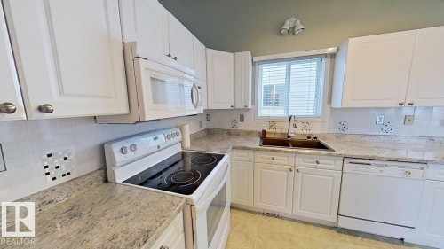 51 9718 176 Street, Edmonton, AB - Indoor Photo Showing Kitchen