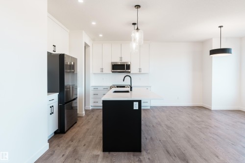 1067 Cornerstone Way, Sherwood Park, AB - Indoor Photo Showing Kitchen With Upgraded Kitchen