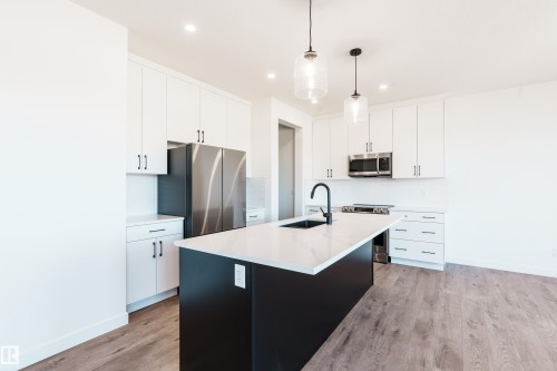 1067 Cornerstone Way, Sherwood Park, AB - Indoor Photo Showing Kitchen With Upgraded Kitchen