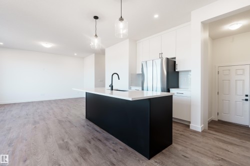 1067 Cornerstone Way, Sherwood Park, AB - Indoor Photo Showing Kitchen With Upgraded Kitchen
