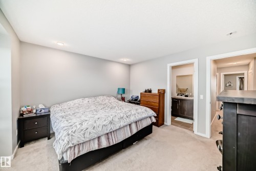 2609 Maple Way, Edmonton, AB - Indoor Photo Showing Bedroom