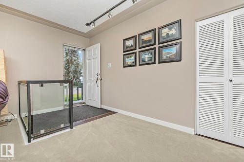 4412 107 Avenue, Edmonton, AB - Indoor Photo Showing Other Room