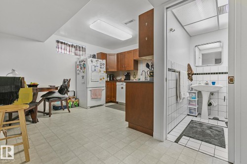 4412 107 Avenue, Edmonton, AB - Indoor