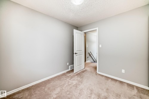 1515 Towne Centre Boulevard, Edmonton, AB - Indoor Photo Showing Other Room
