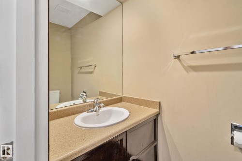 12218 143 Avenue, Edmonton, AB - Indoor Photo Showing Bathroom