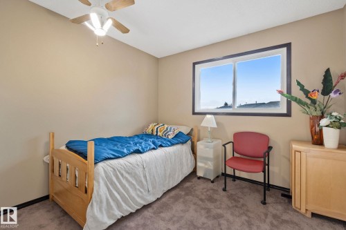 12218 143 Avenue, Edmonton, AB - Indoor Photo Showing Bedroom