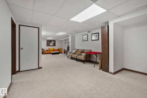 12218 143 Avenue, Edmonton, AB - Indoor