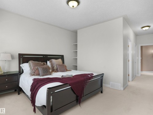 255 Wilson Lane, Edmonton, AB - Indoor Photo Showing Bedroom