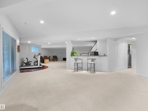 255 Wilson Lane, Edmonton, AB - Indoor