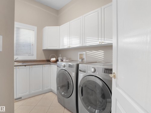 255 Wilson Lane, Edmonton, AB - Indoor Photo Showing Laundry Room