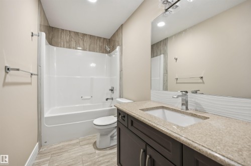 5169 Mullen Road, Edmonton, AB - Indoor Photo Showing Bathroom