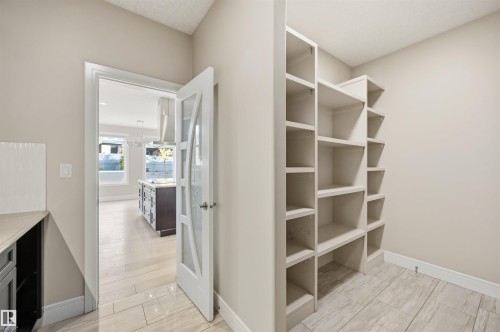 5169 Mullen Road, Edmonton, AB - Indoor