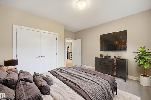 5169 Mullen Road, Edmonton, AB - Indoor Photo Showing Bedroom