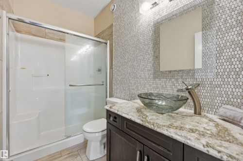 5169 Mullen Road, Edmonton, AB - Indoor Photo Showing Bathroom