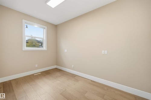 5169 Mullen Road, Edmonton, AB - Indoor Photo Showing Other Room