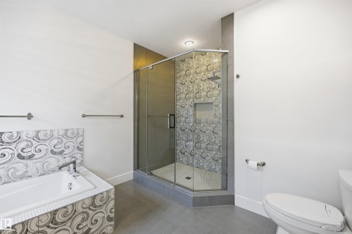 5169 Mullen Road, Edmonton, AB - Indoor Photo Showing Bathroom