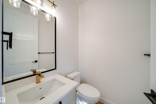20 Blackbird Bend, Fort Saskatchewan, AB - Indoor Photo Showing Bathroom