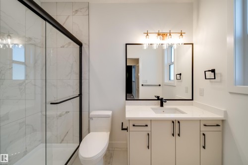 20 Blackbird Bend, Fort Saskatchewan, AB - Indoor Photo Showing Bathroom