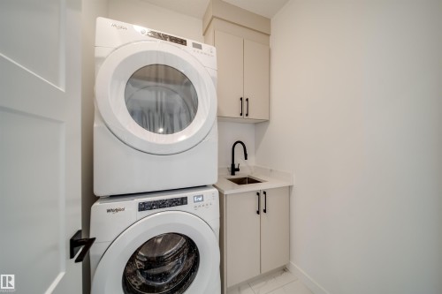 20 Blackbird Bend, Fort Saskatchewan, AB - Indoor Photo Showing Laundry Room