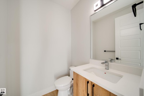 8511 183 Avenue, Edmonton, AB - Indoor Photo Showing Bathroom