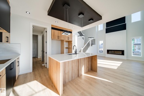8511 183 Avenue, Edmonton, AB - Indoor Photo Showing Kitchen