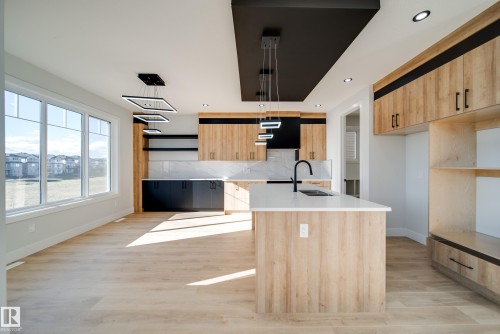 8511 183 Avenue, Edmonton, AB - Indoor Photo Showing Kitchen With Double Sink