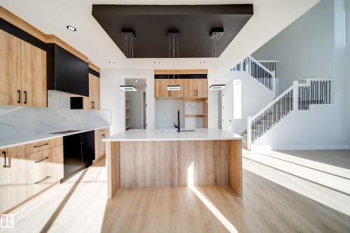 8511 183 Avenue, Edmonton, AB - Indoor Photo Showing Kitchen