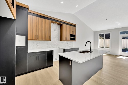 24 104 Allard Link, Edmonton, AB - Indoor Photo Showing Kitchen With Double Sink