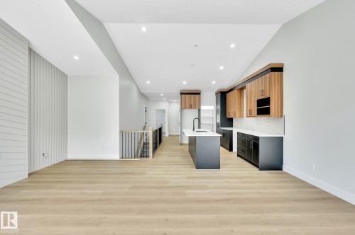 24 104 Allard Link, Edmonton, AB - Indoor Photo Showing Kitchen