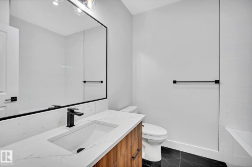 24 104 Allard Link, Edmonton, AB - Indoor Photo Showing Bathroom