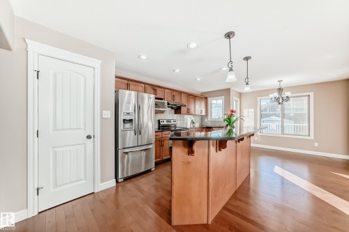 283 Griesbach Road, Edmonton, AB - Indoor Photo Showing Kitchen
