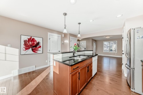 283 Griesbach Road, Edmonton, AB - Indoor Photo Showing Kitchen