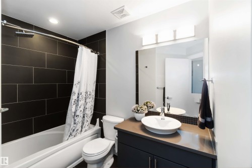 107 10611 117 Street Nw, Edmonton, AB - Indoor Photo Showing Bathroom