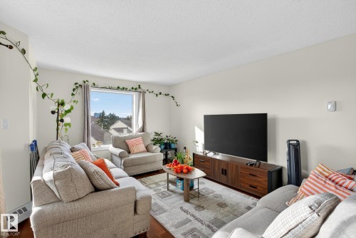 402 9620 174 Street, Edmonton, AB - Indoor Photo Showing Living Room