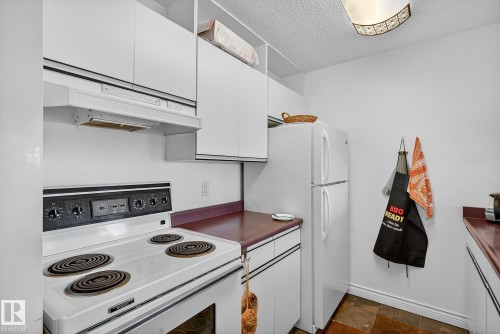 402 9620 174 Street, Edmonton, AB - Indoor Photo Showing Kitchen