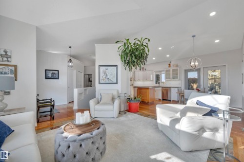 254 Pipestone Close, Millet, AB - Indoor Photo Showing Living Room